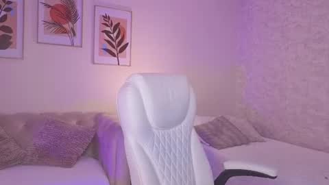 Dahiann Walcott online show from July 2026 06:32:01 PM