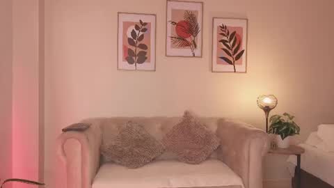 Dahiann Walcott online show from July 2026 03:08:01 PM