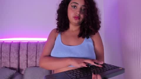 dahlia_rossee online show from April 2026 07:42:02 PM