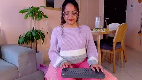 Dahli online show from April 2026 08:44:01 PM