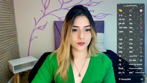 Snapshot of dahliamoore chatting on December 2024 12:06:01 PM Dahlia online show from December 2024 12:06:01 PM