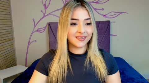 Snapshot of dahliamoore chatting on January 2025 07:21:02 PM Dahlia online show from January 2025 07:21:02 PM