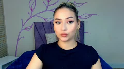 Snapshot of dahliamoore chatting on January 2025 07:38:01 PM Dahlia online show from January 2025 07:38:01 PM