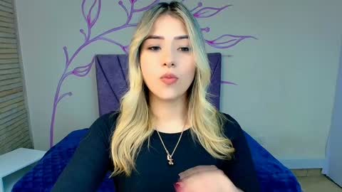 Snapshot of dahliamoore chatting on January 2025 07:51:02 PM Dahlia online show from January 2025 07:51:02 PM