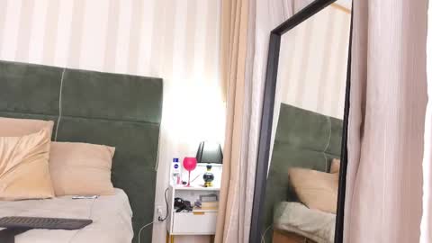 Snapshot of dahliaroses chatting on October 2025 02:02:05 AM Dahlia Rose online show from October 2025 02:02:05 AM