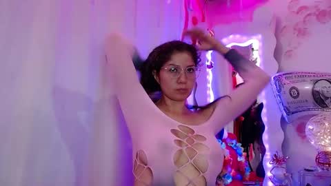 Snapshot of daina_flower chatting on May 2026 05:16:02 AM DAINA online show from May 2026 05:16:02 AM
