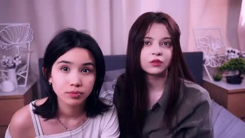 Snapshot of dainalargena chatting on May 2026 07:35:01 AM Aoi and Lily best friends online show from May 2026 07:35:01 AM