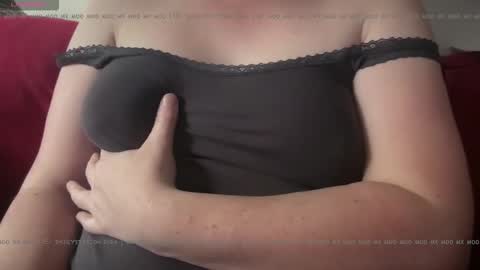 Snapshot of dairystation chatting on October 2025 07:02:01 PM Mx Mommy Moo online show from October 2025 07:02:01 PM