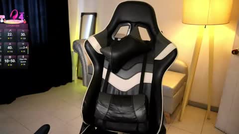 Lauren            online show from September 2025 02:38:01 PM