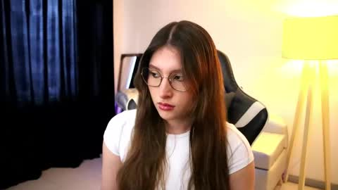 Lauren            online show from September 2025 01:36:02 PM