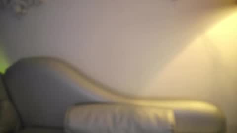 Lauren            online show from December 2025 02:45:02 PM