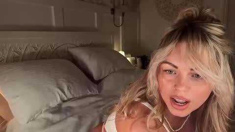 Daisy Dreams online show from March 2026 10:13:02 PM