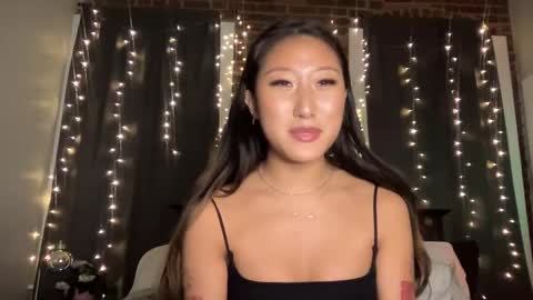 Daisy Kim online show from February 2025 05:04:01 AM