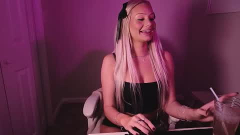 Snapshot of daisyy888 chatting on November 2025 12:36:01 AM daisy online show from November 2025 12:36:01 AM