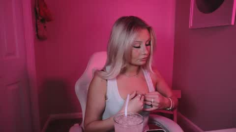 Snapshot of daisyy888 chatting on January 2026 01:33:02 AM daisy online show from January 2026 01:33:02 AM