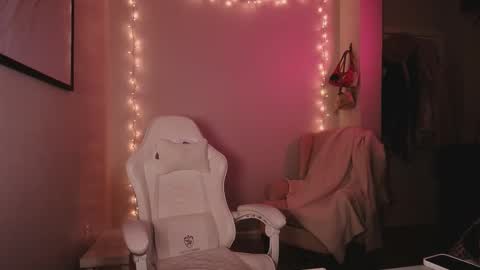 Snapshot of daisyy888 chatting on February 2026 02:27:02 AM daisy online show from February 2026 02:27:02 AM