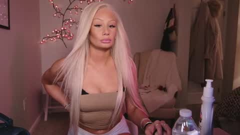 Snapshot of daisyy888 chatting on April 2026 12:06:01 AM daisy online show from April 2026 12:06:01 AM