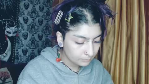 Snapshot of dak_7 chatting on February 2025 12:43:01 AM -- -- help me reach 100 hands up online show from February 2025 12:43:01 AM