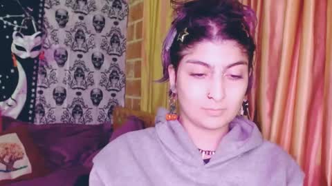 Snapshot of dak_7 chatting on February 2025 04:10:02 AM -- -- help me reach 100 hands up online show from February 2025 04:10:02 AM