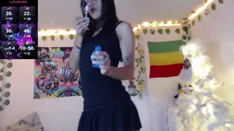 Snapshot of dakkohott chatting on December 2025 12:18:01 AM Dakko online show from December 2025 12:18:01 AM