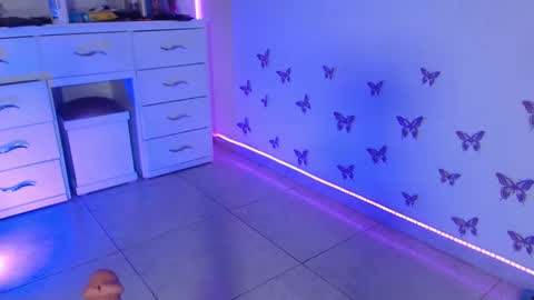 VALENTINA  online show from March 2026 07:01:01 AM