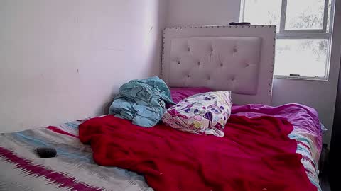 Snapshot of dakota_and_aron chatting on December 2024 08:58:02 PM Dakota and Aron online show from December 2024 08:58:02 PM