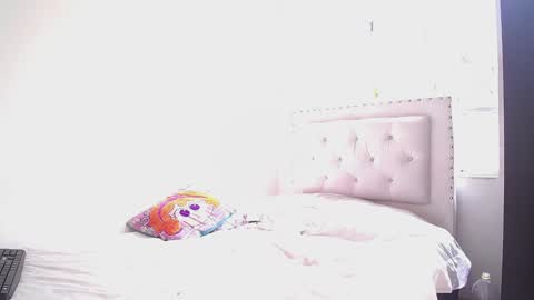 Snapshot of dakota_and_aron chatting on December 2024 06:29:01 PM Dakota and Aron online show from December 2024 06:29:01 PM