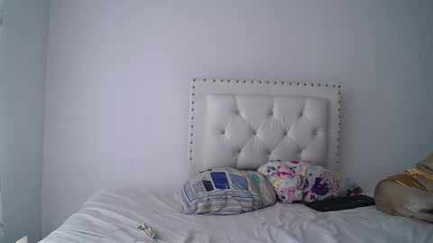 Snapshot of dakota_and_aron chatting on February 2025 05:50:01 PM Dakota and Aron online show from February 2025 05:50:01 PM