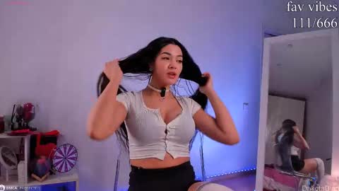 Snapshot of dakota_blare chatting on February 2025 04:43:01 AM Dakota online show from February 2025 04:43:01 AM