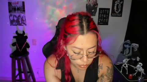 Dakota Crab online show from April 2026 01:42:02 AM