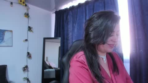 Dakotaagray online show from April 2026 12:36:01 PM
