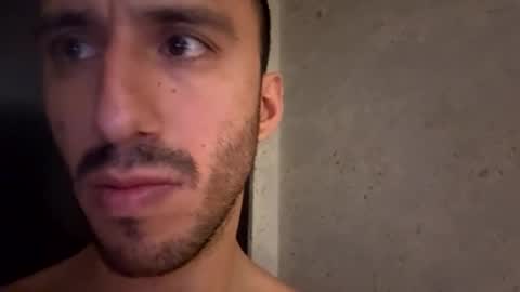 Snapshot of dakovid33 chatting on January 2026 05:40:01 PM dakovid33 online show from January 2026 05:40:01 PM