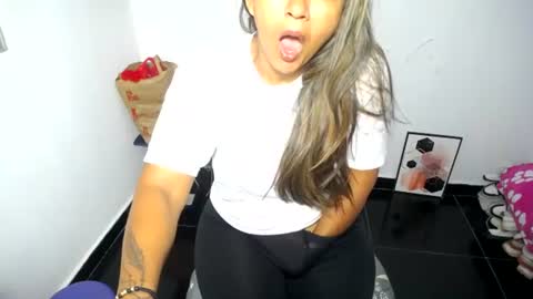 daleska_delicious1 online show from July 2026 04:19:01 AM