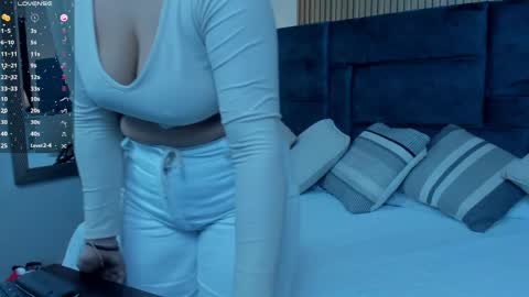 Snapshot of dalia_alissa chatting on May 2026 12:02:01 PM Violeta online show from May 2026 12:02:01 PM