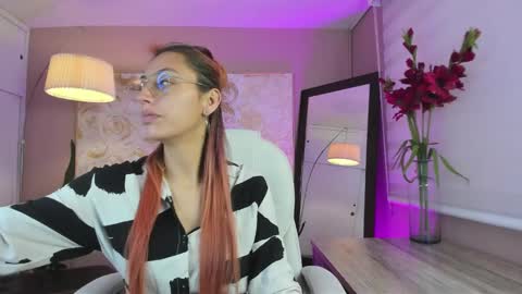 Snapshot of dalia_garrett chatting on January 2025 01:00:02 PM Dalia online show from January 2025 01:00:02 PM