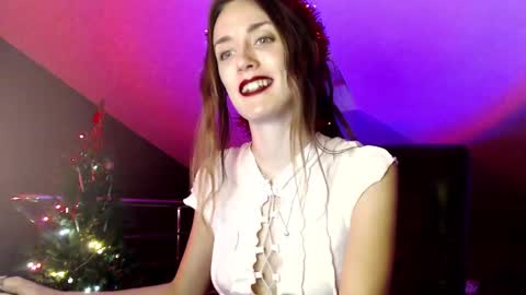 Dalia  online show from December 2024 01:17:01 PM