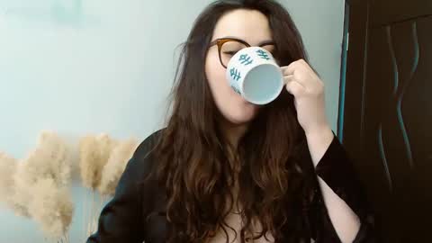 Snapshot of dalidayes chatting on December 2024 06:57:02 AM Dali online show from December 2024 06:57:02 AM