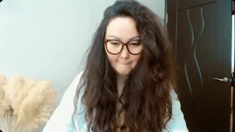 Snapshot of dalidayes chatting on September 2025 08:05:01 AM Dali online show from September 2025 08:05:01 AM