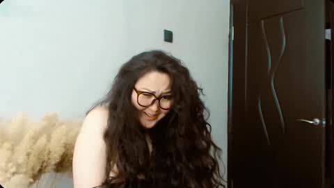 Snapshot of dalidayes chatting on October 2025 05:04:01 AM Dali online show from October 2025 05:04:01 AM