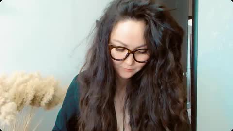 Snapshot of dalidayes chatting on October 2025 05:51:02 AM Dali online show from October 2025 05:51:02 AM