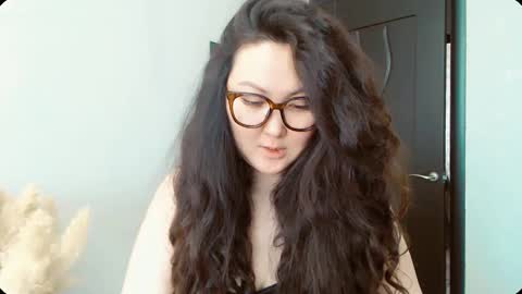 Snapshot of dalidayes chatting on November 2025 06:27:01 AM Dali online show from November 2025 06:27:01 AM