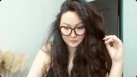 Snapshot of dalidayes chatting on November 2025 05:42:02 AM Dali online show from November 2025 05:42:02 AM