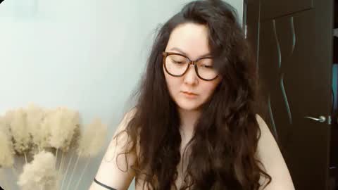 Snapshot of dalidayes chatting on November 2025 06:14:01 AM Dali online show from November 2025 06:14:01 AM