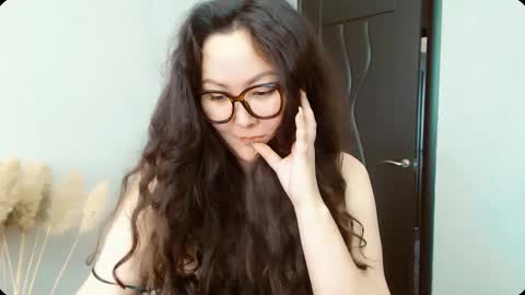 Snapshot of dalidayes chatting on November 2025 06:34:01 AM Dali online show from November 2025 06:34:01 AM