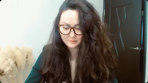 Snapshot of dalidayes chatting on December 2025 05:34:01 AM Dali online show from December 2025 05:34:01 AM