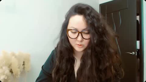 Snapshot of dalidayes chatting on December 2025 05:46:01 AM Dali online show from December 2025 05:46:01 AM