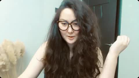 Snapshot of dalidayes chatting on December 2025 04:56:01 PM Dali online show from December 2025 04:56:01 PM