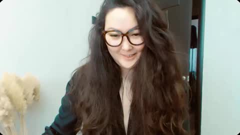 Snapshot of dalidayes chatting on December 2025 05:03:02 AM Dali online show from December 2025 05:03:02 AM