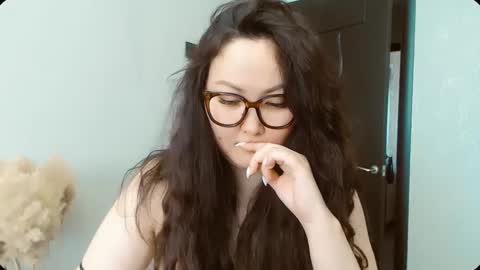 Snapshot of dalidayes chatting on February 2026 05:11:02 AM Dali online show from February 2026 05:11:02 AM