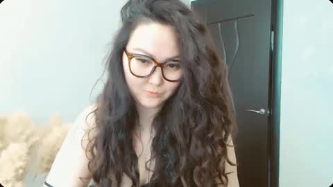 Snapshot of dalidayes chatting on February 2026 04:02:01 AM Dali online show from February 2026 04:02:01 AM